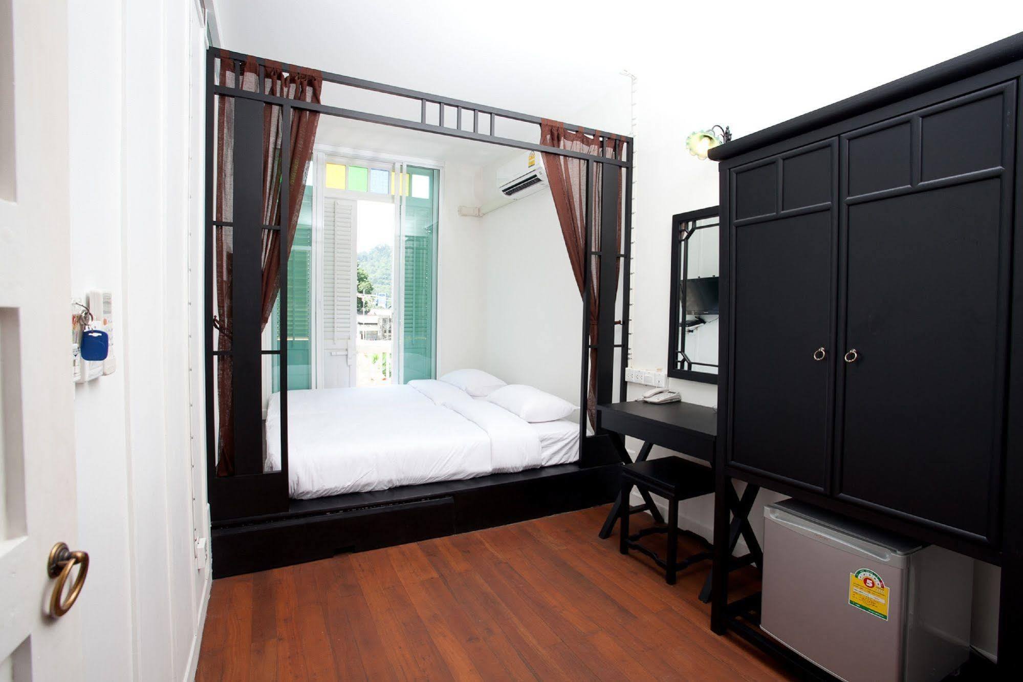 99 Oldtown Boutique Guesthouse Sha Extra Plus Phuket Luaran gambar