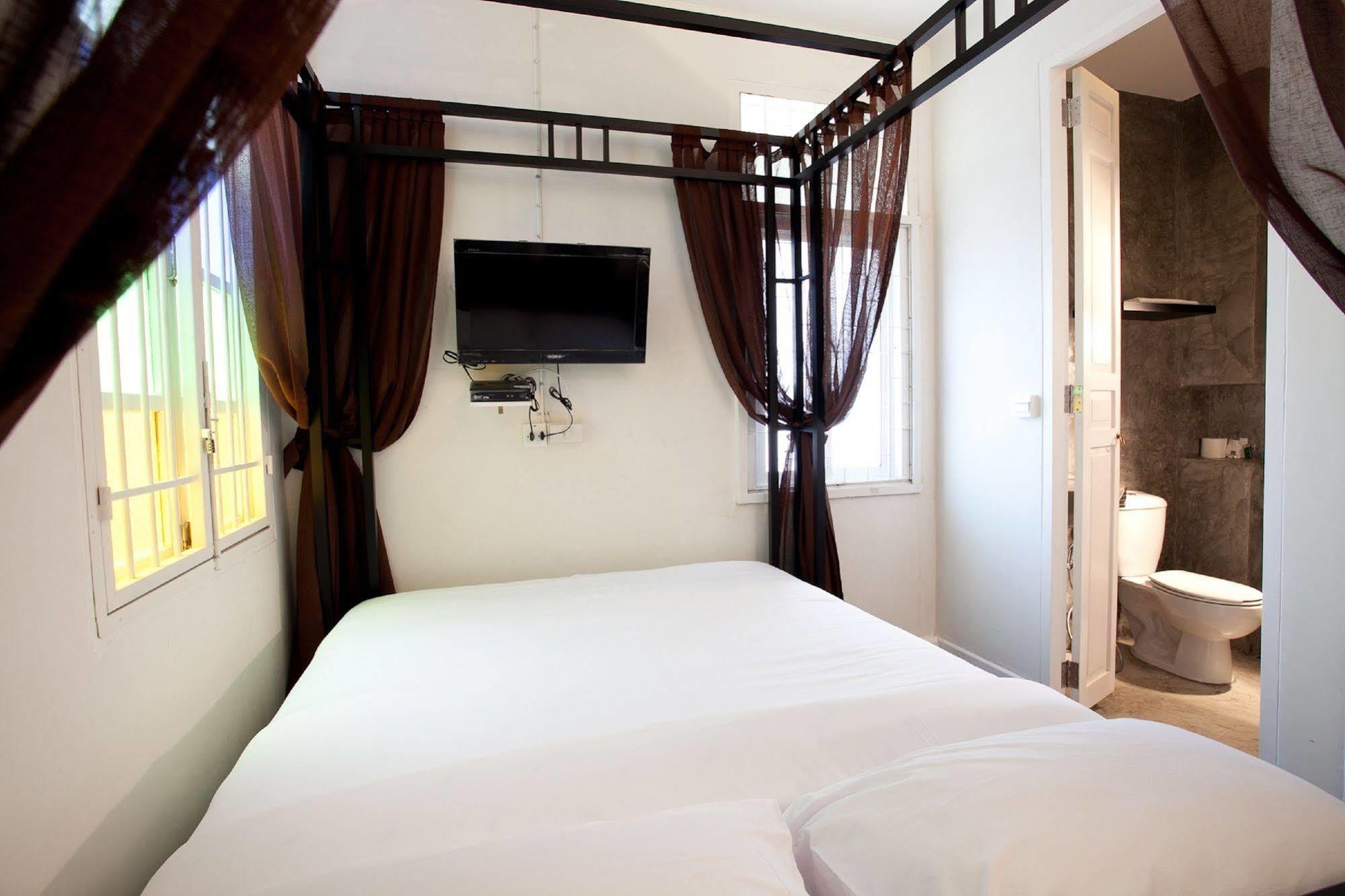 99 Oldtown Boutique Guesthouse Sha Extra Plus Phuket Luaran gambar