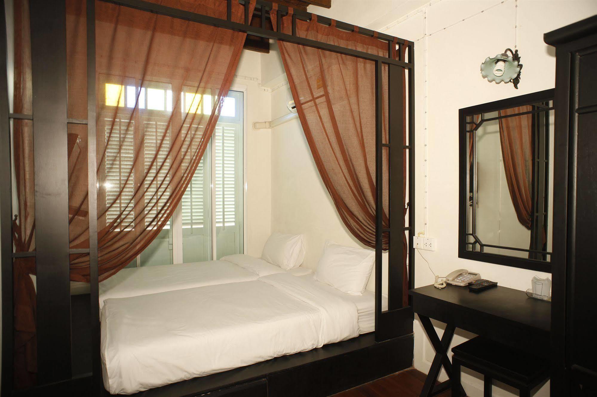 99 Oldtown Boutique Guesthouse Sha Extra Plus Phuket Luaran gambar